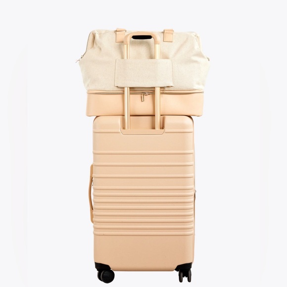 Beis Convertible Weekender in beige - Picture 7 of 10